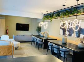 Depto 2D moderno y acogedor con ubicaci&oacute;n de lujo，位于圣佩德罗德拉帕斯的带泳池的酒店