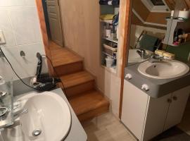 Studio 2，位于Javené的酒店