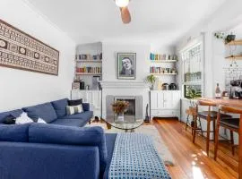 Art Deco 1 Bedroom plus Study Potts Point Apartment
