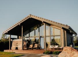 SEOVILLAGE Resort & Spa，位于Ķeipene的带泳池的酒店