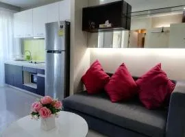 A Fully Furnished Condo in the Phuket Center