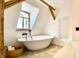 Gemütliches Studio im Zentrum von Hof mit Designer-Wanne & 24h-Check-in，位于霍夫的酒店