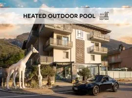 Hi Hotels Torbole - Heated Outdoor Pool & Spa