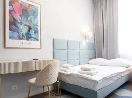 Moon ApartHotel