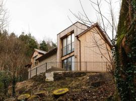 Cwmwbwb Lodge，位于卡菲利的酒店