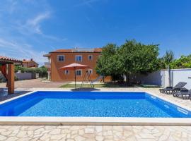 Holiday Home VIlla Eldina by Interhome，位于Škatari的酒店