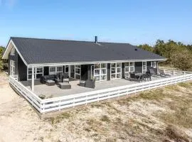 Holiday Home Karen - 900m from the sea by Interhome