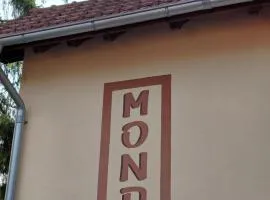 Mona