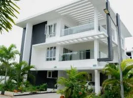 Mayns Executive room -blue