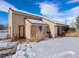 New! Cozy north Boulder guesthouse!