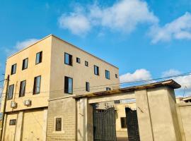 Peravic Lodge，位于Madina的酒店