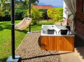 Casa Campestre con jacuzzi y quebrada