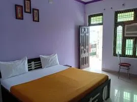 Varuna Palace Varanasi - Near Ghat's and Mandir #Parking #Fully Air-Conditioned #Wi-Fi