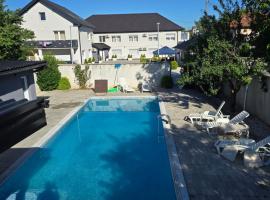 MB apartmani Sarajevo，位于萨拉热窝的带泳池的酒店