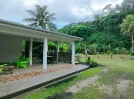 Tiva Here Lodge Tahaa