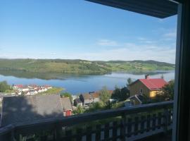 The top half of a house with sea view，位于斯泰恩谢尔的酒店
