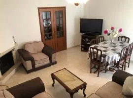 Entire 3 bed rooms Apartment with Private wc !