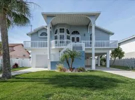 Waterfront-Direct Gulf Access-Dock-Kayaks-Pool