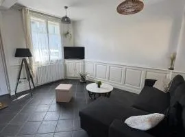 Charmante petite maison en plein centre-ville