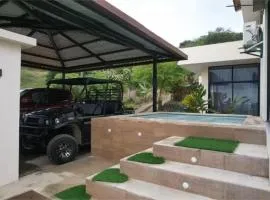 Coastal Villa Retreat with Private Jacuzzi and Garage Near Isla de la Plata
