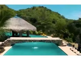 Nature Escape Villa with Pools and Jacuzzis and Pet-Friendly Stay
