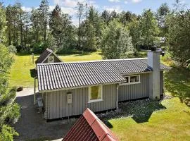 6 person holiday home in Oksbøl