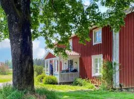 4 Bedroom Amazing Home In Skillingaryd