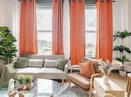 Downtown Birmingham Cozy Escape Rooftop Access