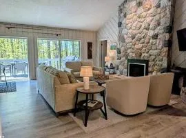 New Fall Golf and Colors accommodates 10