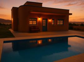 Tazouta Farm Villa with Private Pool & Mountain Views，位于Tazouta的酒店