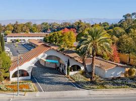 Super 8 by Wyndham San Jose Airport，位于圣何塞的酒店