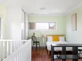 Spacious Two-Bed Suite with Private Bath-Marsfield