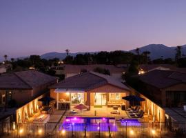 NEW Sunset Palms, AC Gameroom, Pool, Spa, EV charger，位于印地欧的酒店