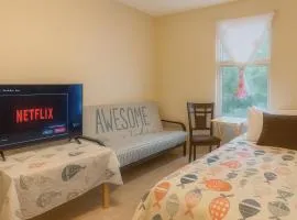 Bright Downtown Room Walk Everywhere Aurora Nearby