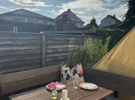 Oase im Südosten - wunderschöne Apartments für 4 Personen mit Terrasse & Stellplatz