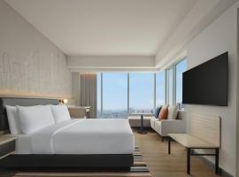 Aloft Jakarta Kebon Jeruk，位于雅加达的酒店