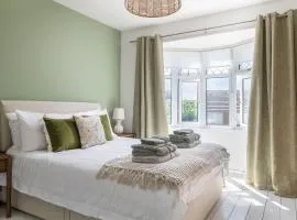 Modern 3 bedroom house Llanrwst less than a 5 minute drive from Zip World Forest