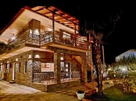 Petroula Suites Pozar