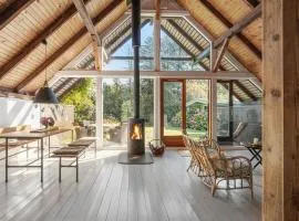 3 Bedroom Cozy Home In Mern