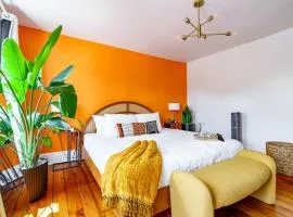 Jungle House Columbus Downtown Free Parking Sleeps 8 - Walk to Convention Center & Nationwide Arena - 2BR Short North Luxury Home - Over 5,800 Five Star Stays