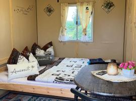 Sch&auml;ferwagen Kuschel vom Friesenhof Wieratal，位于Nobitz的露营地