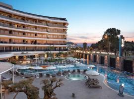 Via Mar Residence - Alanya Experience，位于阿拉尼亚的带热水浴缸的酒店