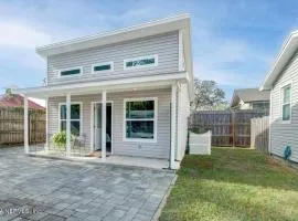 Sleek Jacksonville Gem Perfect for Two