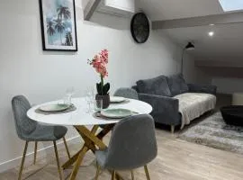 Longchamps 1 - Magnifique appartement, 1 chambre sous les toits, clim