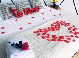 Glamping de lujo Jacuzzi, Sauna y Vista a la Montaña，位于苏埃斯卡的酒店