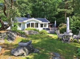 VGO765-Torestorp-Kammarholmen-1，位于Torestorp的酒店