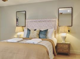 The Barn Hotel，位于梅里登的酒店