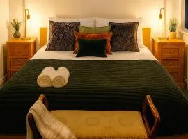 Entire 3BR Home Near Chorlton Water Park and Airport With Parking