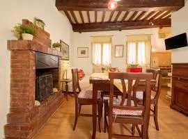 Cozy Tuscany Apartment in SUVERETO by Countryside & Sea