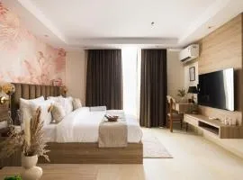 Lumi Stays- Luxurious Studio Apartment